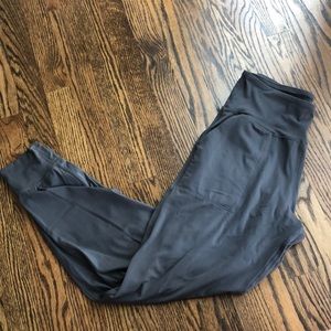 Gray leggings yoga pants like new with pockets